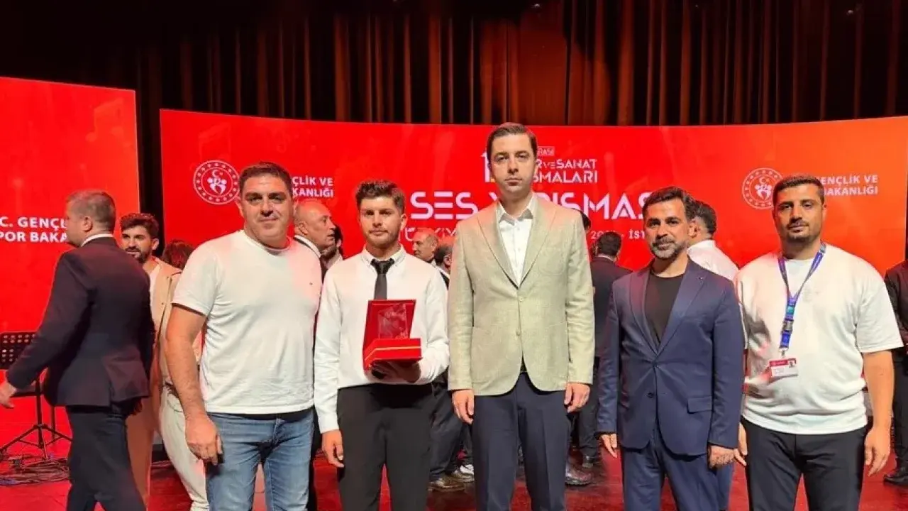 Genç ses yarışmasında Türkiye üçüncüsü oldu