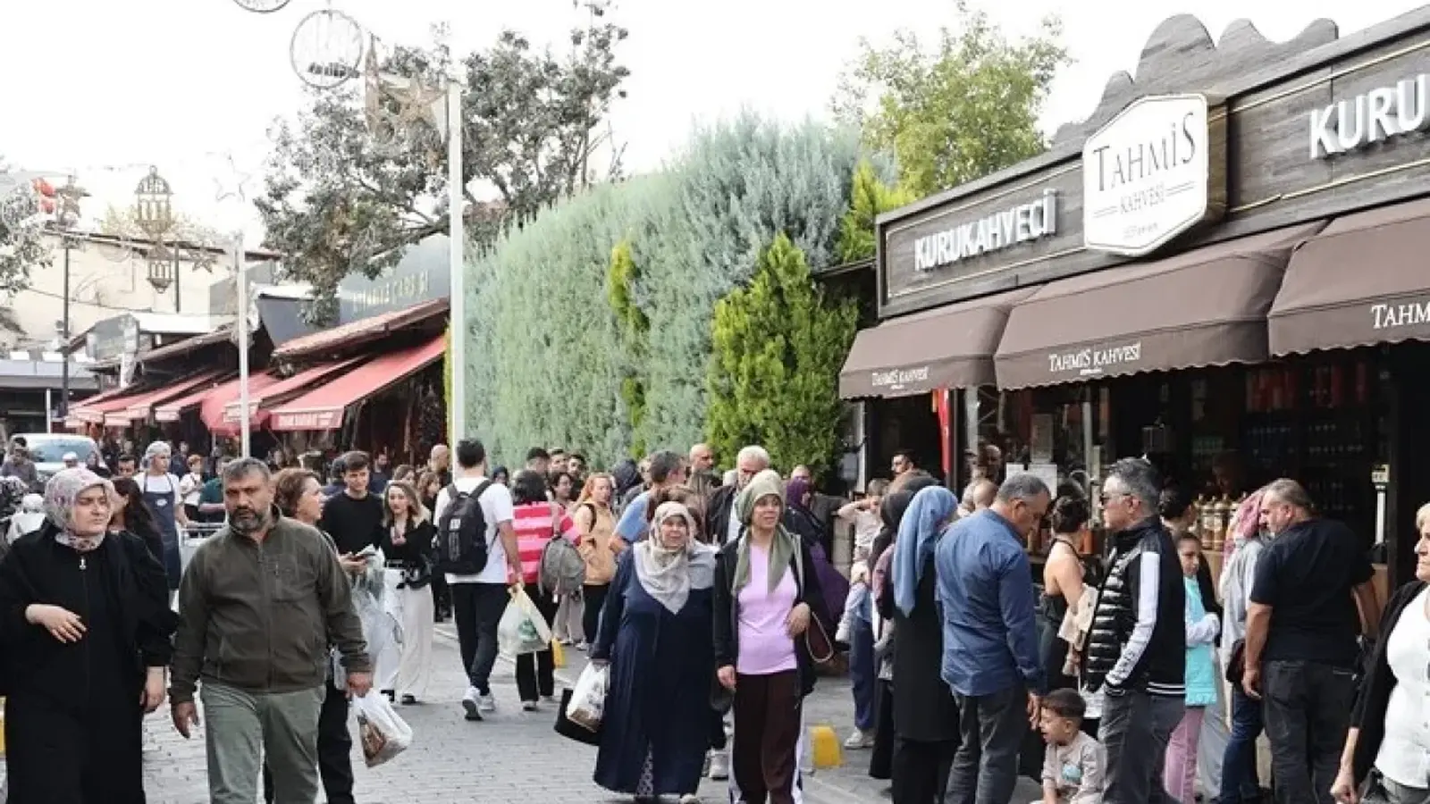 391 yıllık kahvehanede menengiç kahvesi kuyruğu