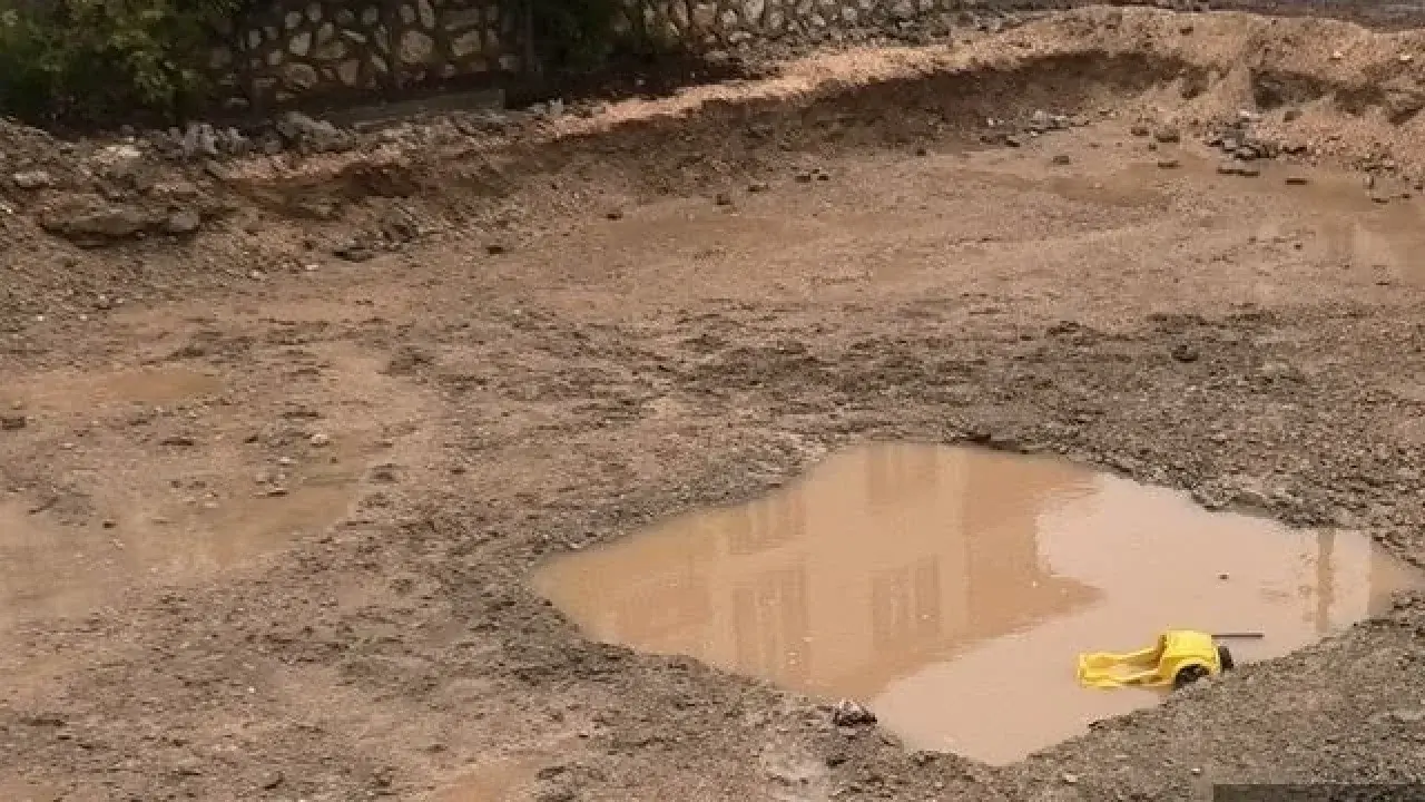 Su dolu çukura düşen çocuk öldü
