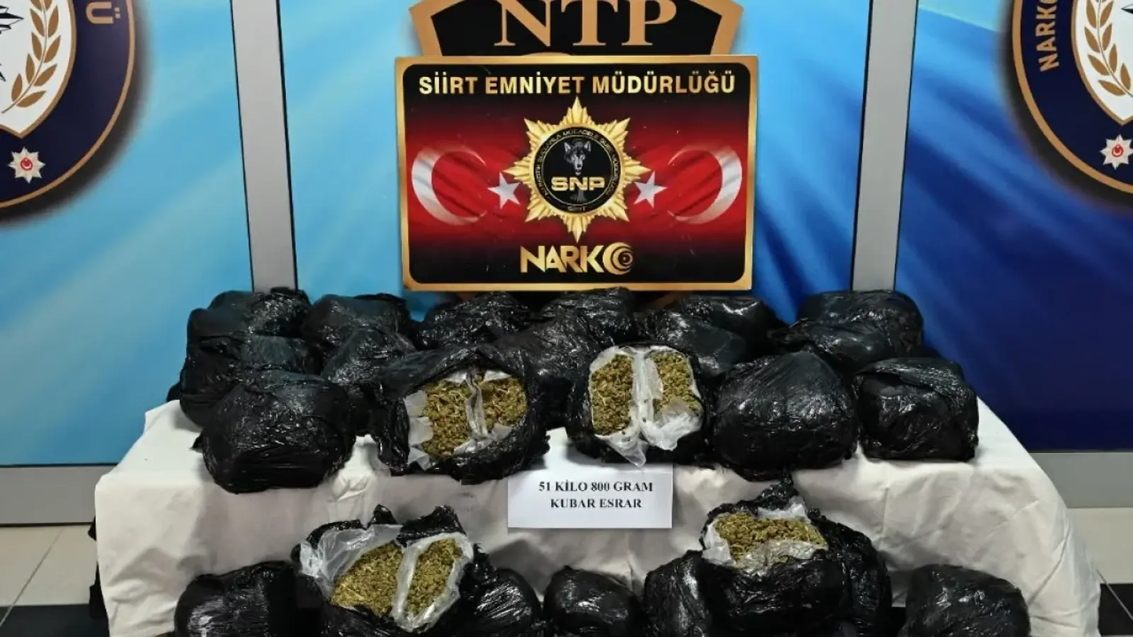 Siirt'te polisten kaçan araçtan 51 kilo esrar çıktı