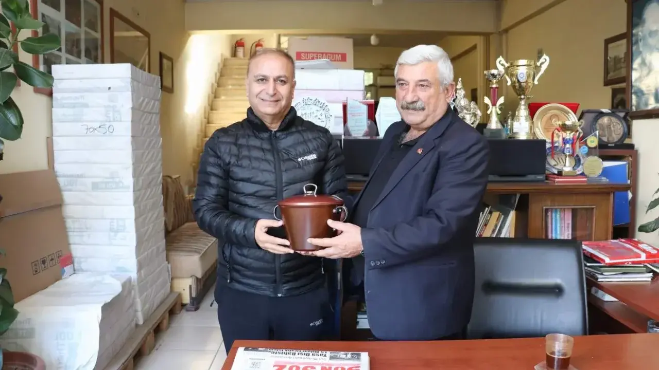 Seyyah Vehip Emrah’tan Gazetemize Ziyaret