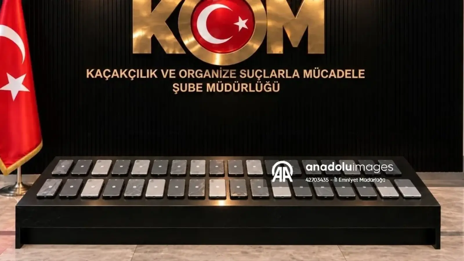  36 kaçak cep telefonu ele geçirildi