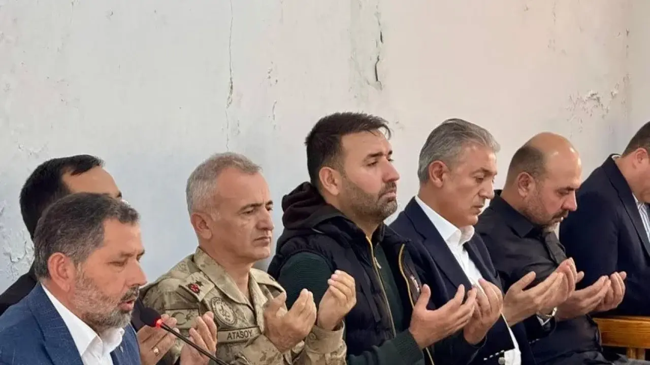 Vali Akkoyun, trafik kazasında hayatını kaybeden 6 kişinin taziyesine katıldı