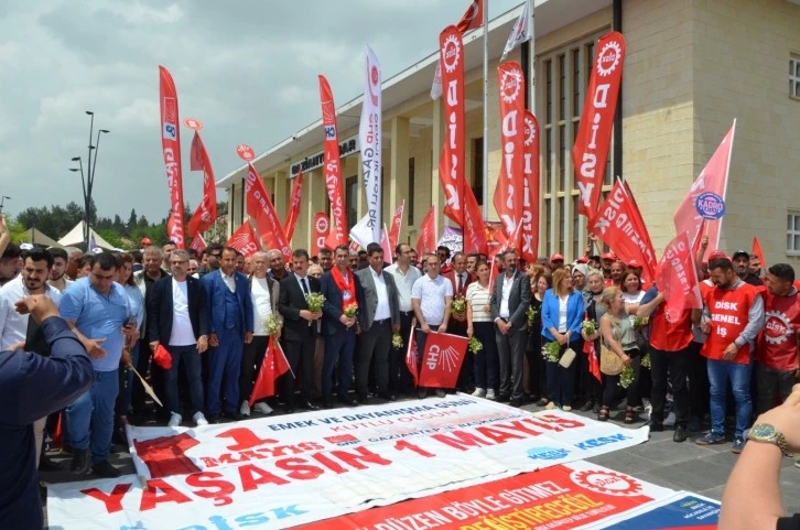 “Emek mücadelesinin her zaman yanındayız”