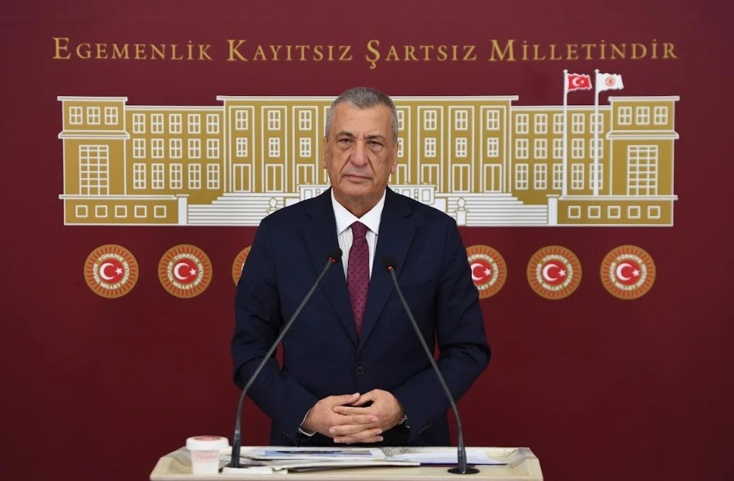 Hasan &Ouml;zt&uuml;rkmen&rsquo;den kredi ve har&ccedil; tepkisi: Gen&ccedil;lerden koptunuz