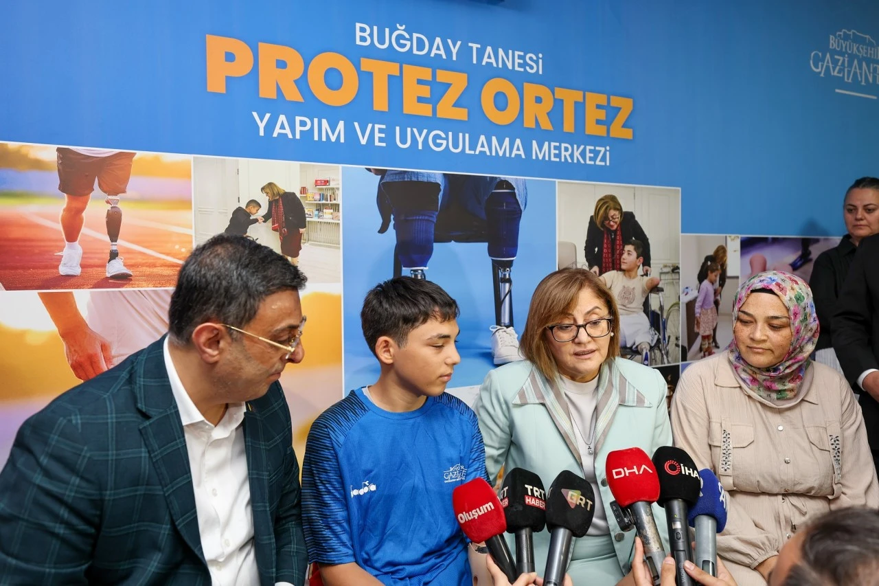 MEHMET EFE’NİN HAYALİ BÜYÜKŞEHİR’İN PROTEZ MERKEZİYLE GERÇEK OLDU