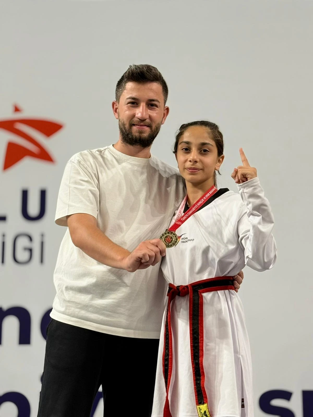 ŞAHİNBEY BELEDİYESPOR'UN ALTIN KIZI BÜKREŞ’TE TARİH YAZDI