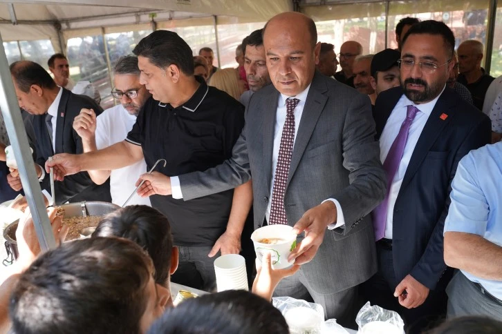 ŞEHİTKAMİL BELEDİYESİNDEN AŞURE İKRAMI