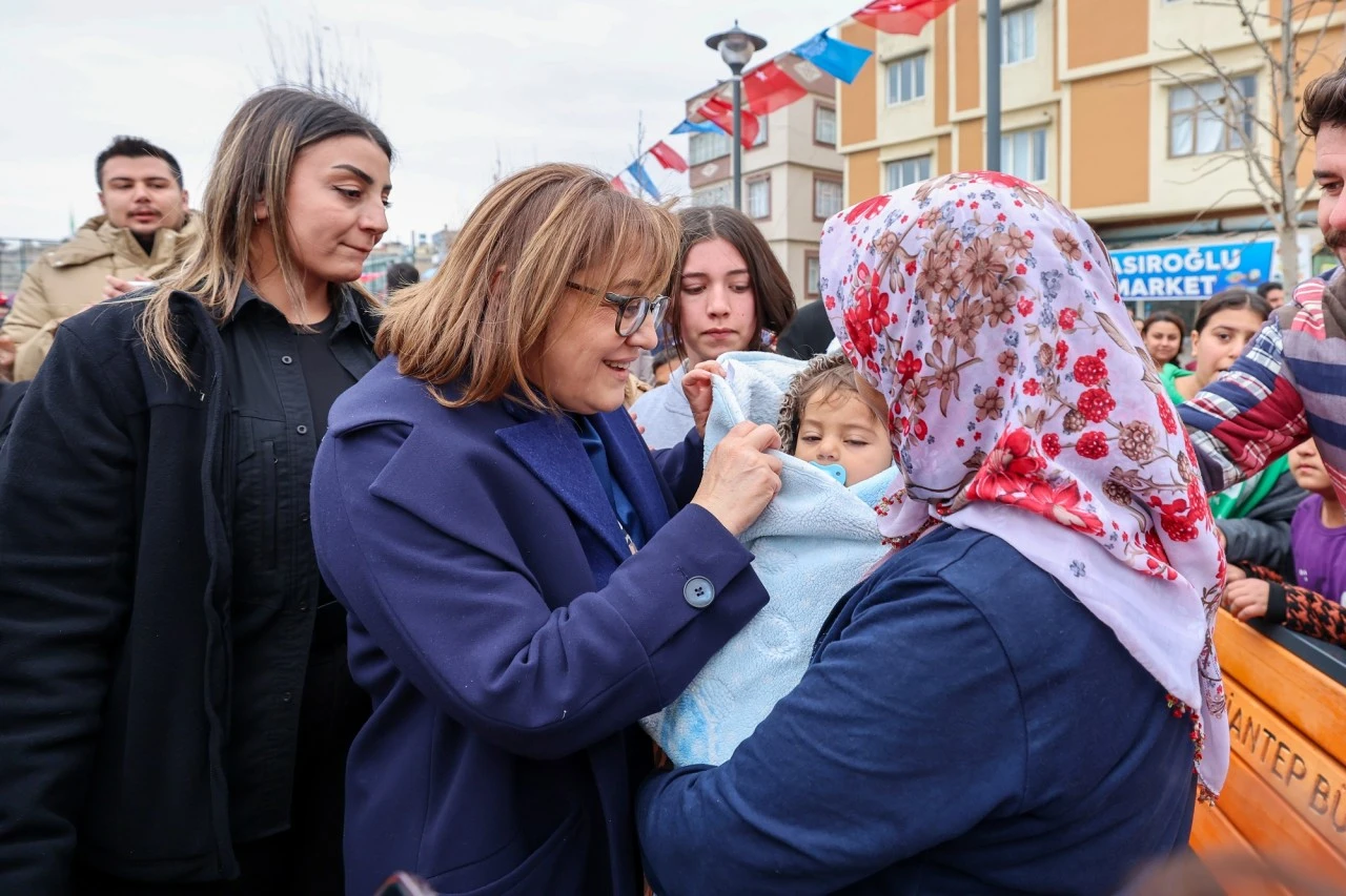 GAZİANTEP BÜYÜKŞEHİR TARAFINDAN YAPILAN MİTHAT PAŞA PARKI AÇILDI