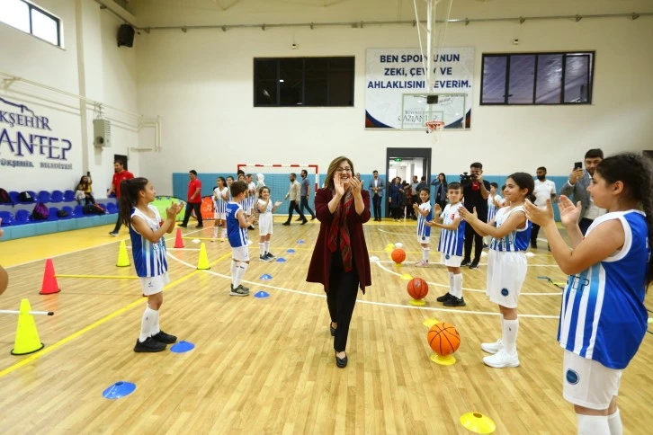  BAŞKAN ŞAHİN, YENİ DÖNEMDE SPOR SALONLARININ SAYISINI ARTIRACAK!