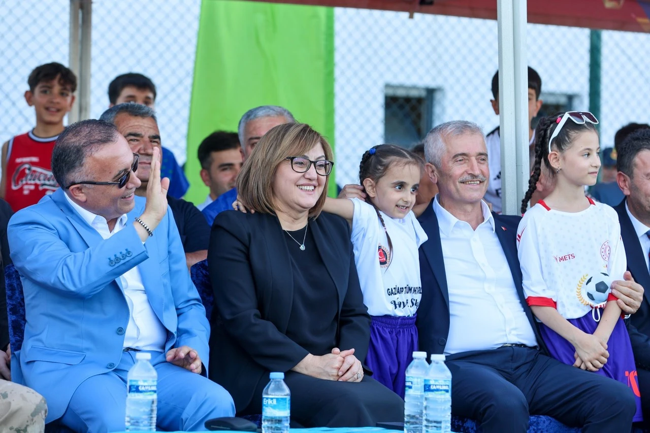 TÜRKİYE’DE BİR İLK OLAN MUHTAR CUP FUTBOL TURNUVASI BAŞLADI