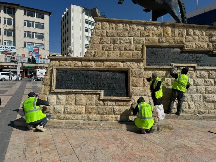 GAZİANTEP BÜYÜKŞEHİR ATATÜRK ANITI İÇİN HAREKETE GEÇTİ