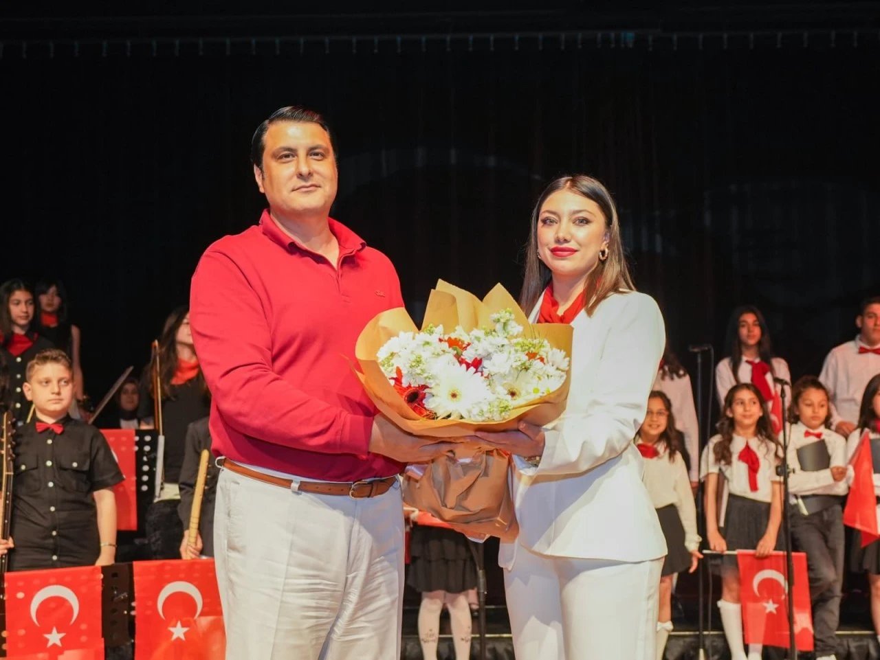 YILMAZ: &ldquo;SANATLA B&Uuml;Y&Uuml;YEN &Ccedil;OCUKLAR GELECEĞE UMUTLA BAKACAK&rdquo;