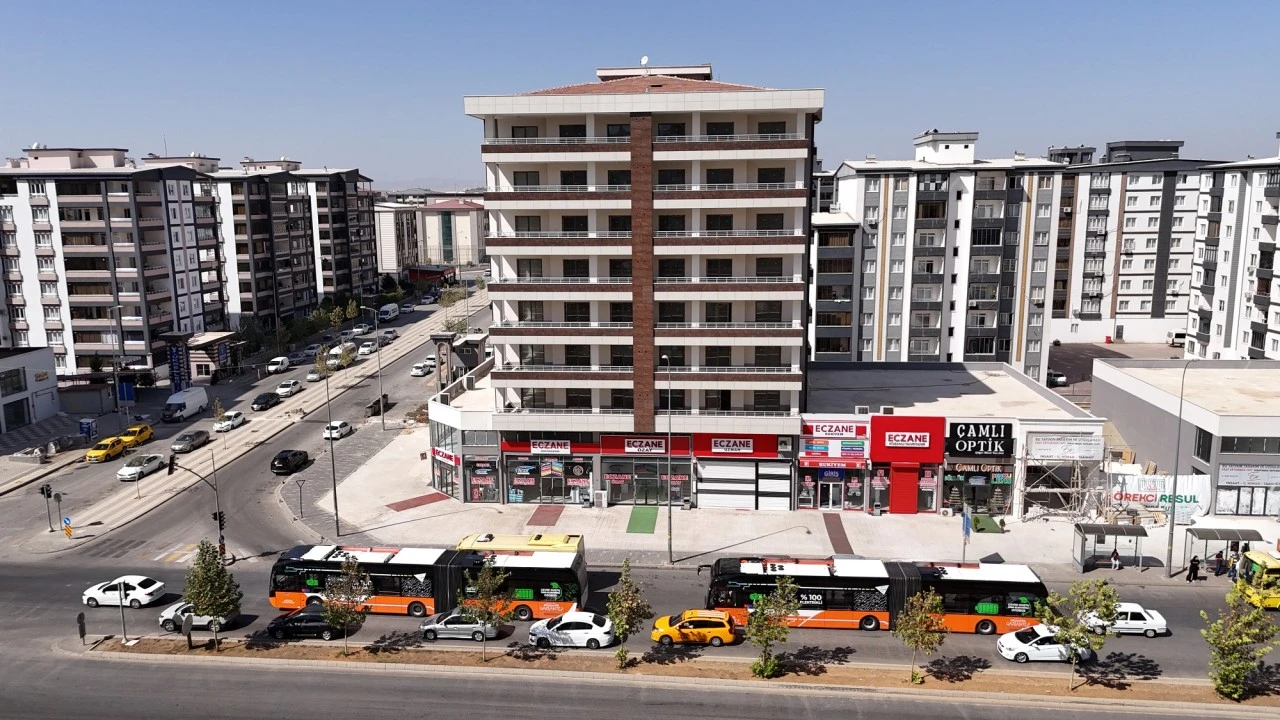  GAZİANTEP’İN ELEKTRİKLİ OTOBÜSLERİ HİZMET İÇİN ŞEHRE GİRİŞ YAPTI