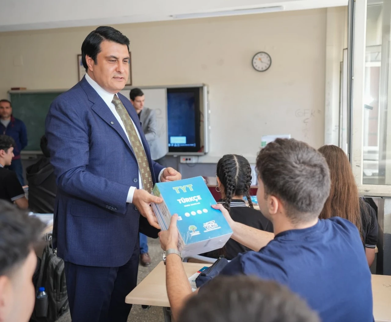 YILMAZ: &ldquo;GEN&Ccedil;LERİMİZ Hİ&Ccedil;BİR ZAMAN YALNIZ HİSSETMEYECEK&rdquo;