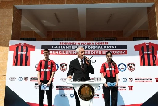 160.000 ÖĞRENCİYE FORMA