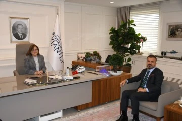 Başkan Kadooğlu ve yönetim kurulu üyelerinden Başkan Fatma Şahin'e ziyaret