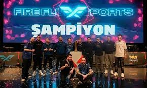 Fire Flux Esports, Fenerbahçe Esports’u   3 - 0 yenerek 2024’e şampiyonlukla girdi