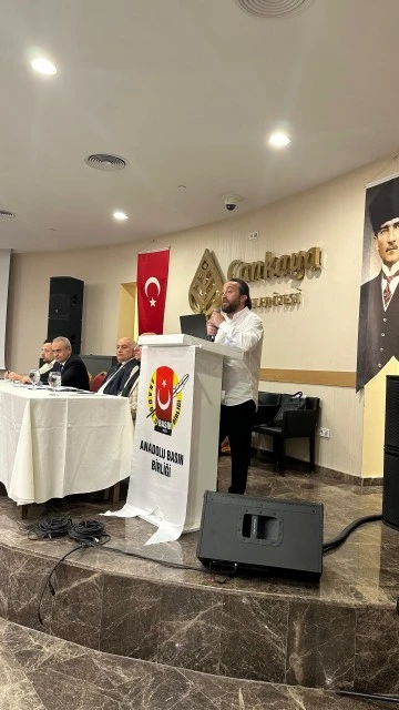 “Gazetecilik, popüler kültüre kurban ediliyor”