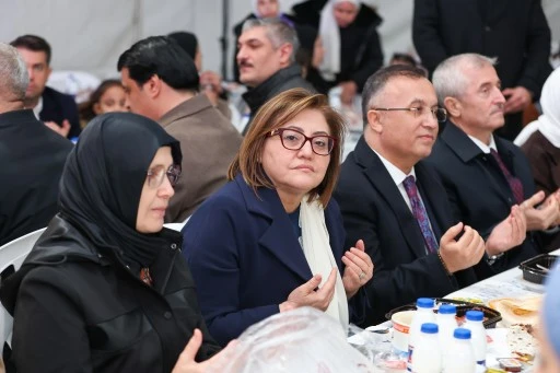 GAZİANTEP B&Uuml;Y&Uuml;KŞEHİR&rsquo;DEN HALEP&rsquo;TE 10 BİN KİŞİLİK İFTAR!