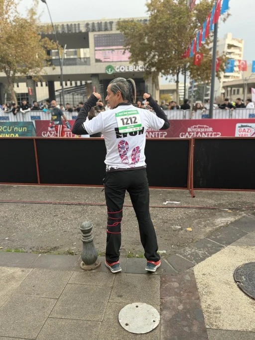 7.GAZİ YARI MARATONU HEYECAN VE RENKLİ GÖRÜNTÜLERLE YAPILDI