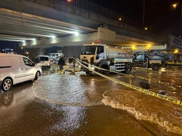 GAZİANTEP BÜYÜKŞEHİR SAĞNAK YAĞIŞA KARŞI ÇALIŞMALARINI SÜRDÜRÜYOR