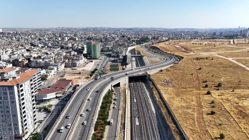 GAZİANTEP B&Uuml;Y&Uuml;KŞEHİR ASFALT &Ccedil;ALIŞMALARINA ARALIKSIZ DEVAM EDİYOR