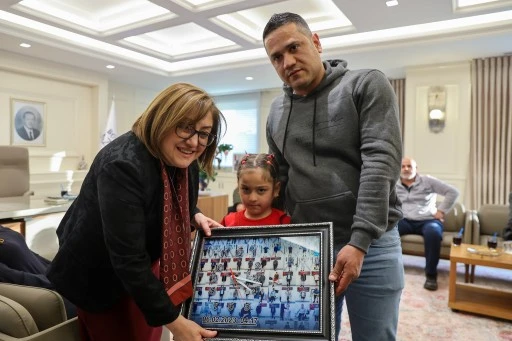 FARKLI İLLERDEN GELEN DEPREMZEDELERDEN 