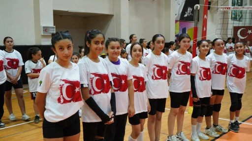 62 GENÇ SPORCU PROFESYONELLİK YOLUNDA İLK ADIMI ATTI