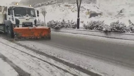 ŞAHİNBEY BELEDİYESİ&rsquo;NDEN KAR YAĞIŞINA ANINDA M&Uuml;DAHALE   