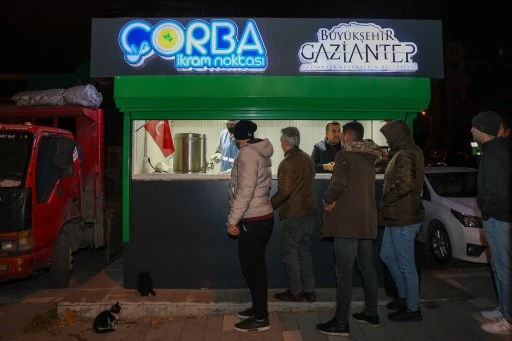 GAZİANTEP BÜYÜKŞEHİR, 39 NOKTADA SABAHI SICAK ÇORBA İLE KARŞILIYOR