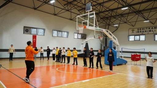 YILMAZ: &ldquo;ŞEHİTKAMİL&rsquo;DE SPORU YAŞAM Bİ&Ccedil;İMİ HALİNE GETİRECEĞİZ&rdquo;