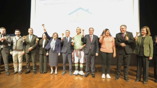 GAZİANTEP’TE AİLE EĞİTİMİ OKULUNDA İLK ZİL ÇALDI