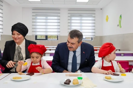 BAKAN TEKİN&rsquo;İN KATILIMIYLA FATMA-MERAL-BEYHAN USLU KREŞİ A&Ccedil;ILDI