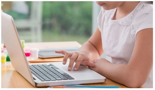 &Ccedil;OCUĞUNUZUN DURUŞUNU G&Ouml;ZDEN KA&Ccedil;IRMAYIN !