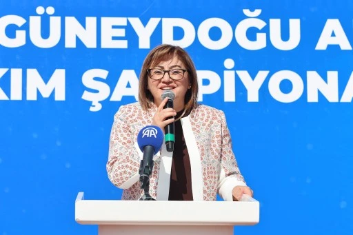 GAZİANTEP’TE TENİS ŞAMPİYONASINDA ÖDÜL TÖRENİ HEYECANI