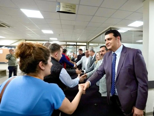 BAŞKAN YILMAZ, ŞEHİTKAMİL AİLESİYLE BAYRAMLAŞTI