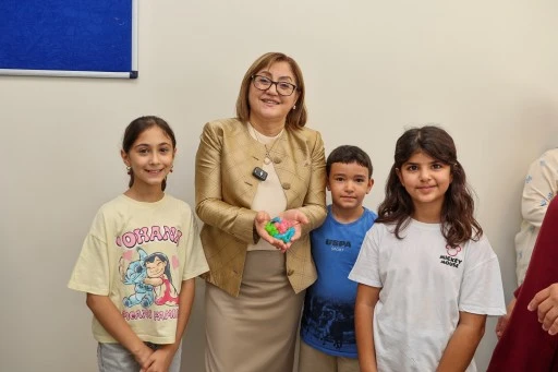 BAŞKAN ŞAHİN YAZ OKULLARINDAN FAYDALANAN ÇOCUKLARI ZİYARETTE BULUNDU   