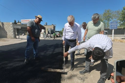 ŞAHİNBEY’DE DAHA KONFORLU BİR ULAŞIM İÇİN ASFALT ÇALIŞMALARI SÜRÜYOR