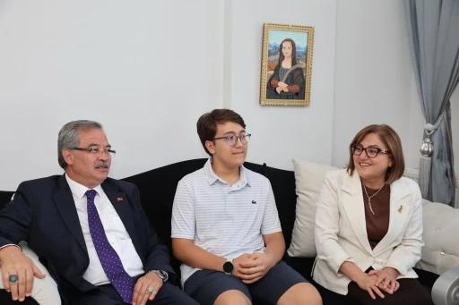 BAŞKAN FATMA ŞAHİN&rsquo;DEN LGS ŞAMPİYONLARINA TAM ALTIN &Ouml;D&Uuml;L&Uuml;