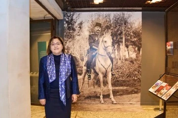 BAŞKAN ŞAHİN ÇOCUKLARLA MEDİNE KAHRAMANI FAHREDDİN PAŞA’YI ANLATAN SERGİYİ GEZDİ