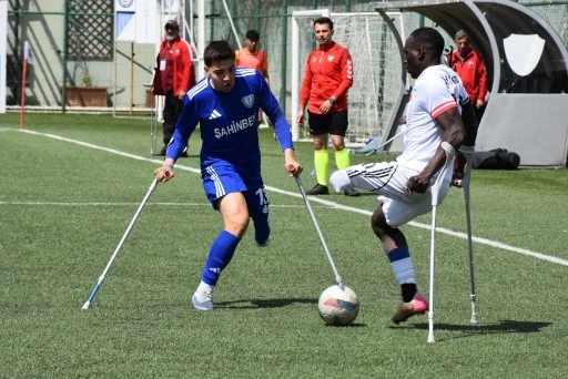 ŞAMPİYONLUK YOLUNDA BİR ENGEL DAHA AŞILDI 5-0
