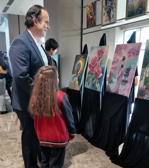 KALPTEN TUVALE YANSIMALAR SERGİSİ AÇILDI