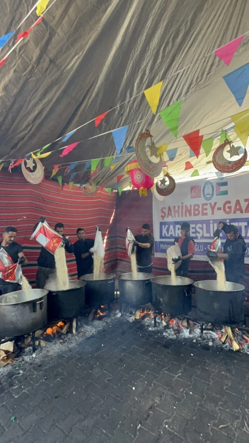Şahinbey Belediyesi Gazze&rsquo;de Her G&uuml;n 1000 Kişiye İftar Veriyor