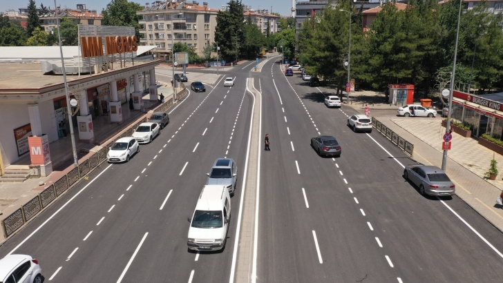 BÜYÜKŞEHİR ASFALT SEZONUNDA ÇALIŞMALARINI ARALIKSIZ SÜRDÜRÜYOR