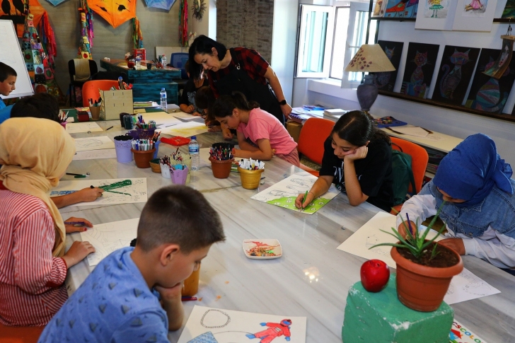 - GAZİANTEP SANAT AKADEMİSİ’NDE, ÇOCUK SANAT KURSLARI BAŞLADI