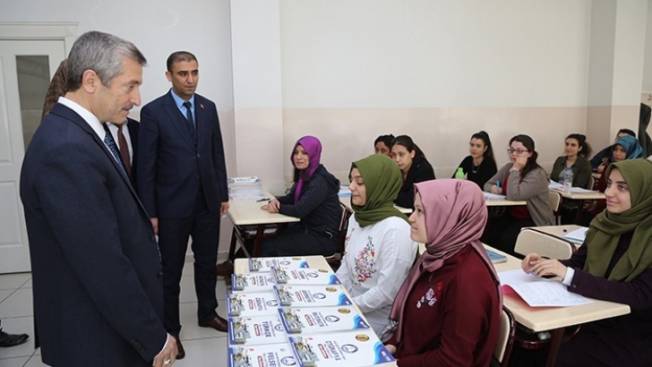 Şahinbey Belediyesi’nin Eğitime Desteği Sürüyor