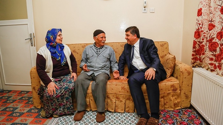 Şehitkamil Belediye Başkanı Fadıloğlu, Yaşlıları İhmal Etmiyor