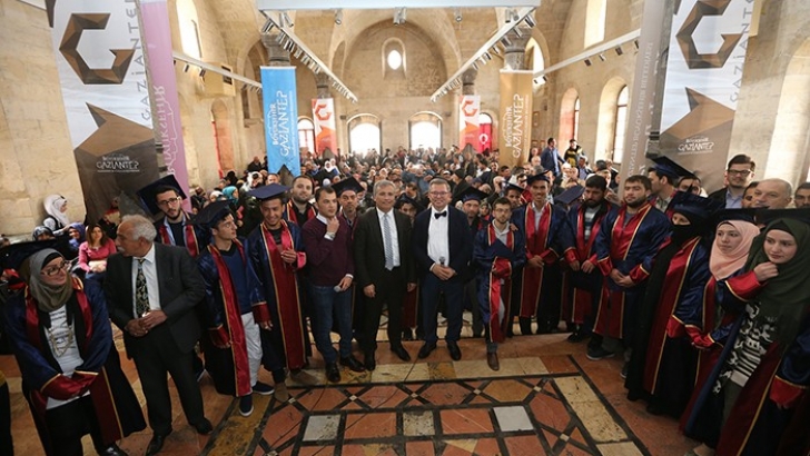 Suriyeli Sığınmacılara Türkçe Eğitim Belgesi Verildi