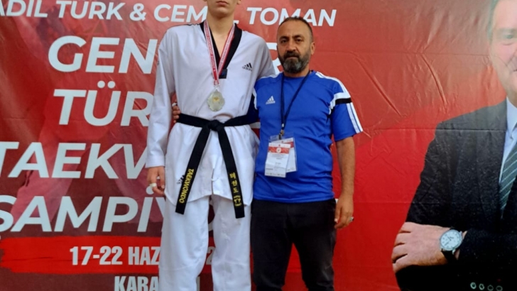 TAEKWONDO ŞAMPİYONASINA ŞAHİNBEY DAMGASI